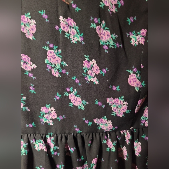 Forever 21 Black Floral V Neck Sleeveless Fit and Flare Dress, NWOT - Picture 4 of 7